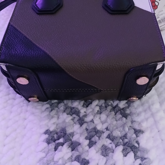 Authentic Michael Kors Extra-Small Mercer handbag - Picture 4 of 5